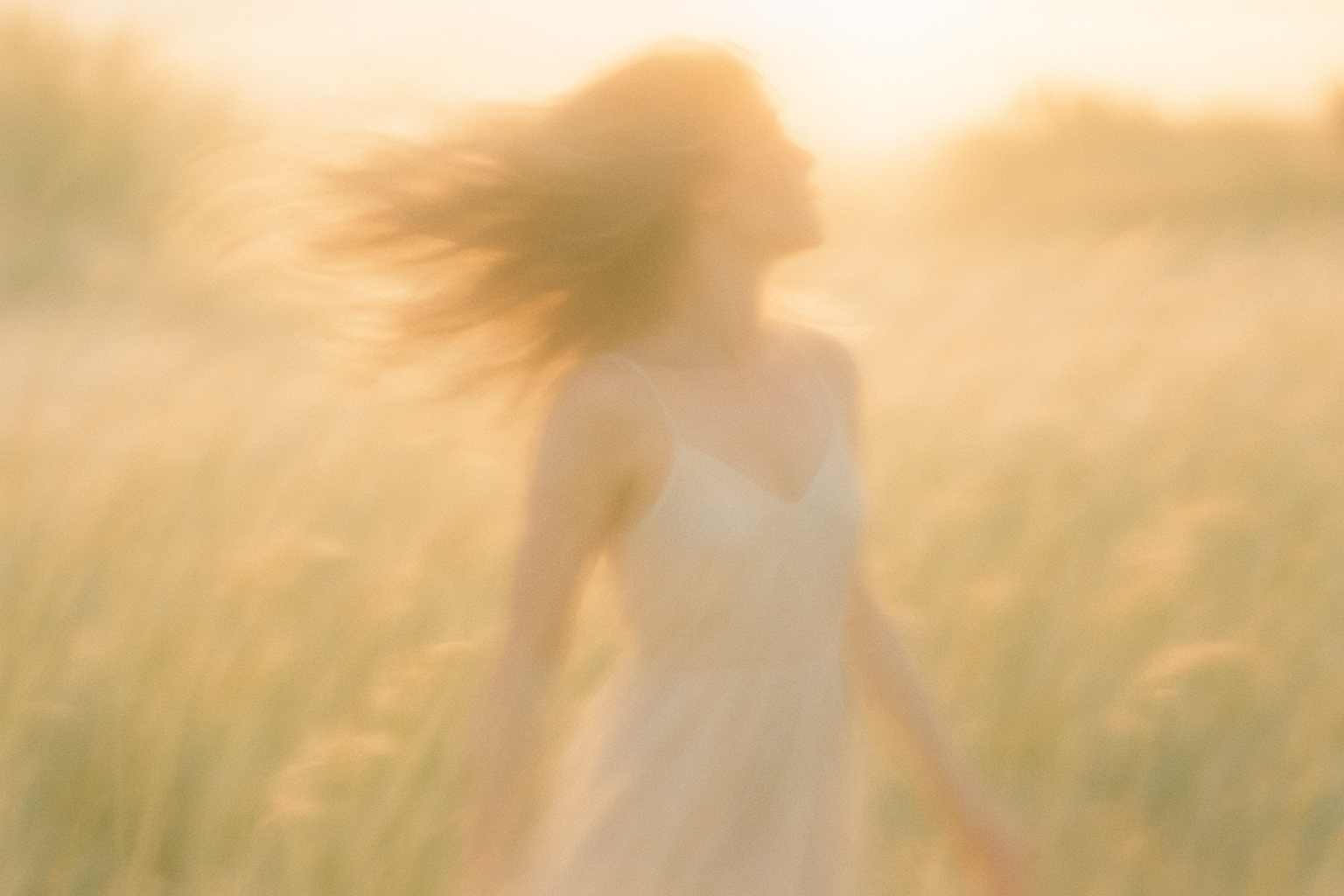 Science-Backed Summer: How to Support Your Skin, Hair and Tan in 2025