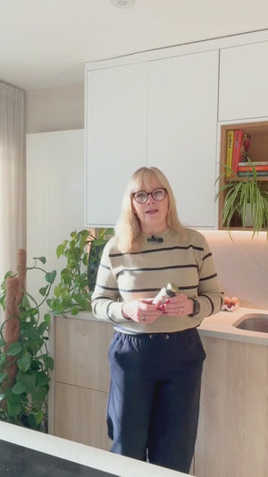 Video of Jane Mostowfi, Nutritional Therapist talking about the benefits of Time Health Saffron Complex